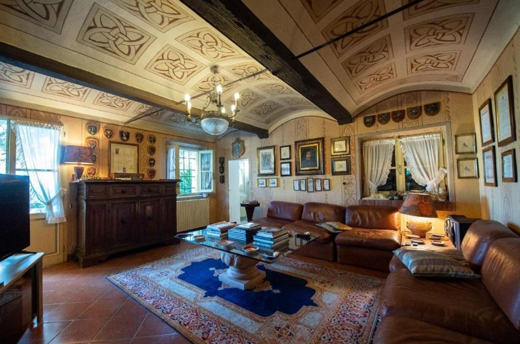 Villa Ottocentesca Immersa Nel Verde Montecavolo Kültér fotó