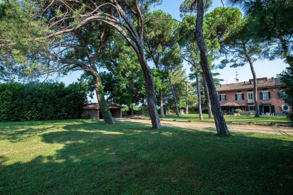 Villa Ottocentesca Immersa Nel Verde Montecavolo Kültér fotó